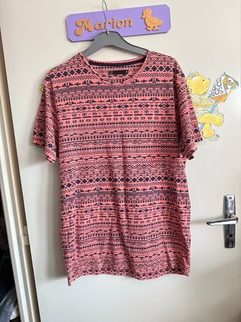 Tee shirt à manches courtes rose corail à motifs, taille M, marque Edji