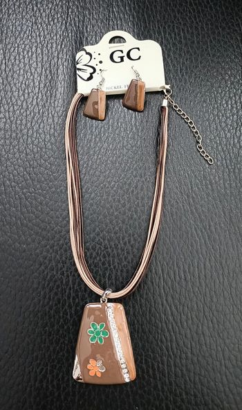 Parure : collier et boucles d'oreilles GC sans nikel