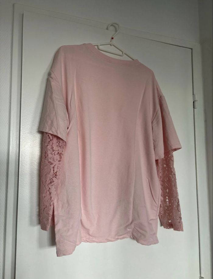 Pull tee shirt manches dentelle rose - photo numéro 3