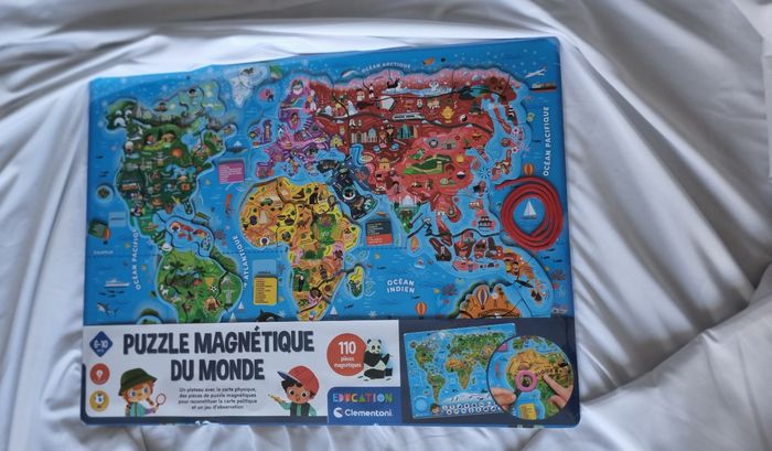 Puzzle magnétique du monde neuf
