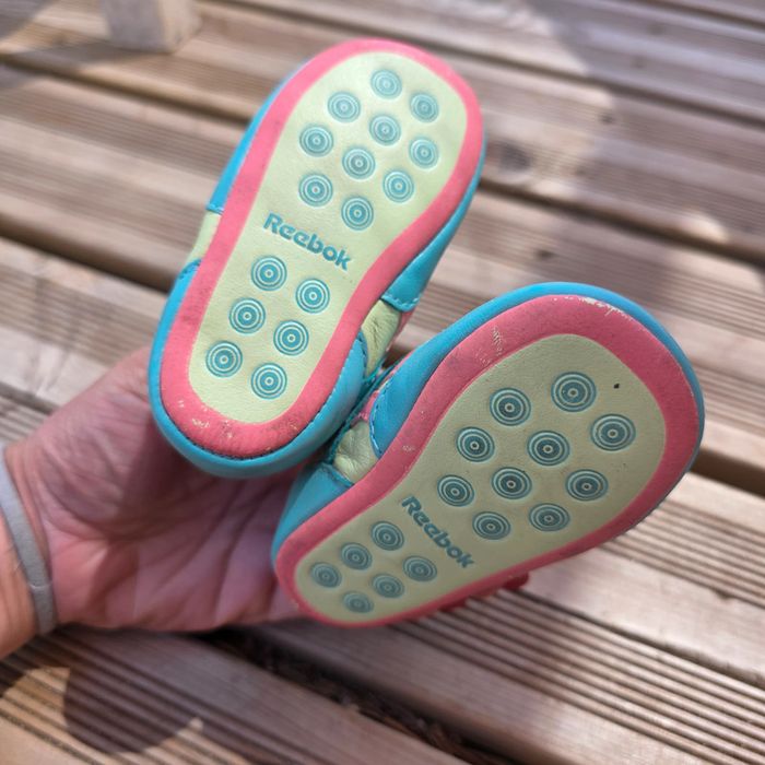 Paire de basket bébé 17 - photo numéro 5