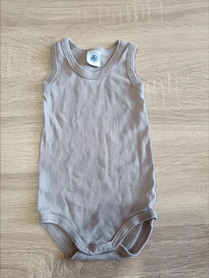 C44 Lot bodies petit bateau, verbaudet 6 mois - photo numéro 2