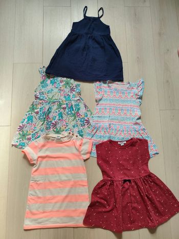 Lot 5 robes été 5 ans