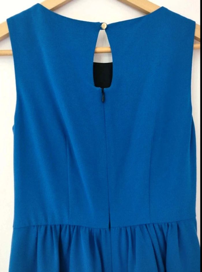 Robe  patineuse  sans  manche  - bleu  noire -  Manoukian  -  XS  -  Comme  neuve - photo numéro 8