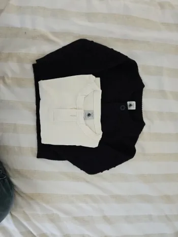 T shirt manche longue et gilet petit bateau
