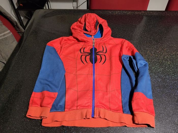 Veste capuche 8/9 ans