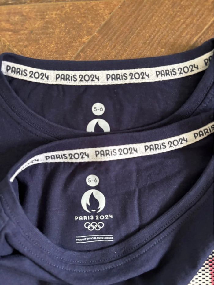 T-shirts jumeaux/jumelles JO Paris 2024 - photo numéro 6