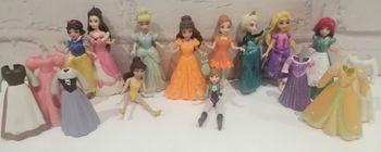Figurines style polly pocket princesses Disney 
