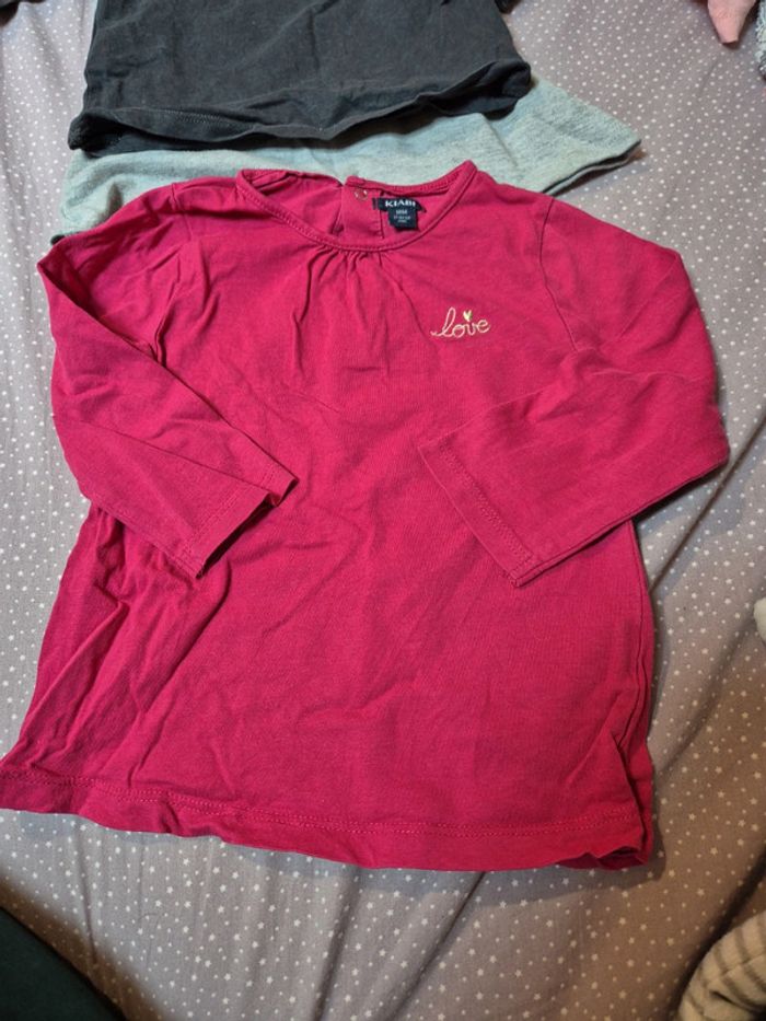 3 t-shirt 18 mois - photo numéro 5