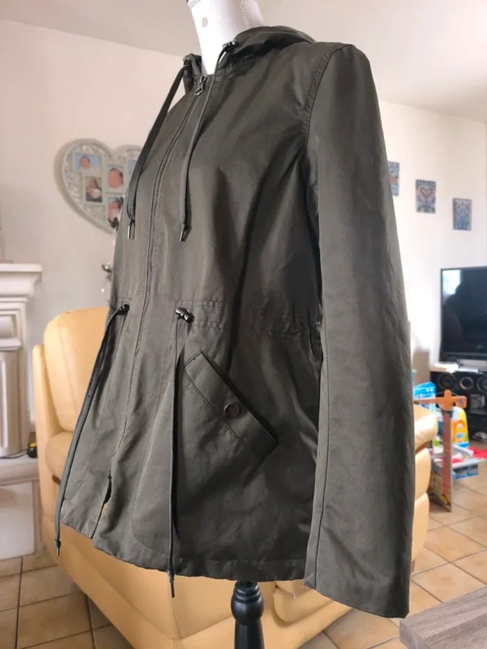 Jolie parka légère - photo numéro 2