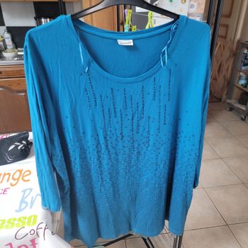 Haut femme couleur bleu 