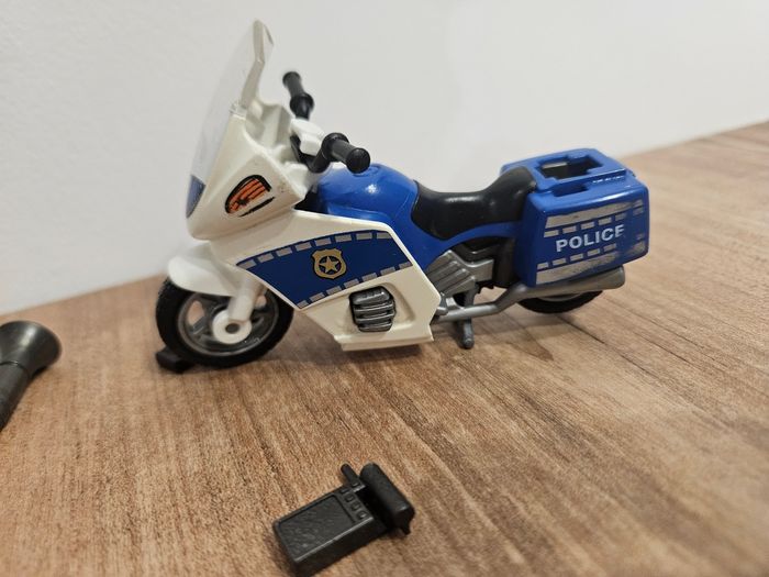 Moto Police avec personnage Playmobil - photo numéro 4