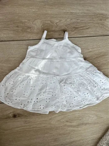 Robe blanche dentelle