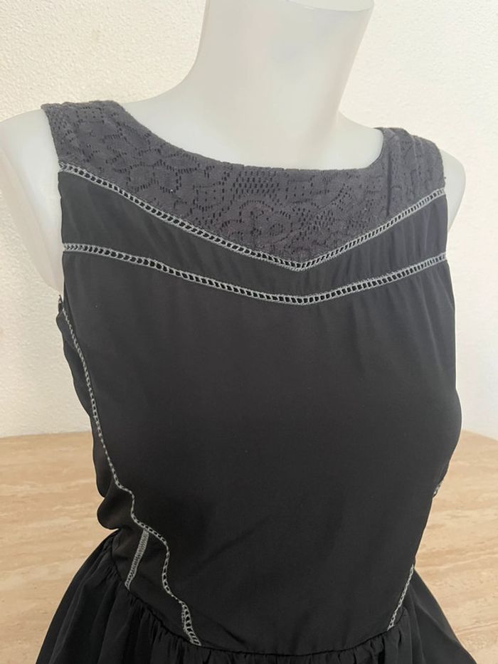 Robe noire col et dos en dentelle💫 Kaporal taille 36💫 - photo numéro 3