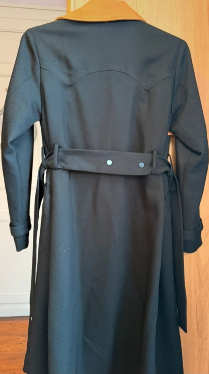 Trench long bicolore – Noir & camel, élégance architecturée - photo numéro 9