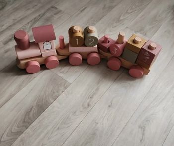 Train en bois rose bloc a empiler