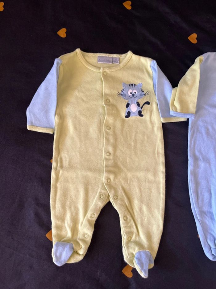 Lot pyjama 1 mois - photo numéro 2
