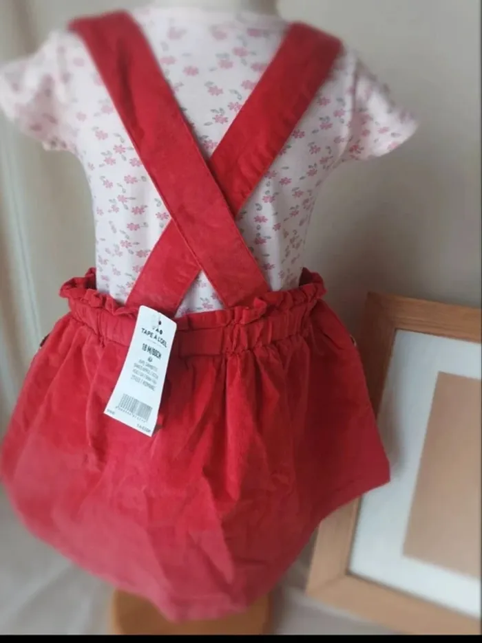 Jupe Salopette en Velours Côtelé Rouge Neuve avec Étiquette tiquette- Tape à l'œil - Taille 18 Mois - photo numéro 3