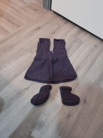 Ensemble robe en laine et chaussons 6/9 mois