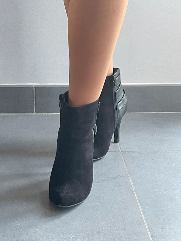 Bottines hiver à talons en suédine noire - photo numéro 2