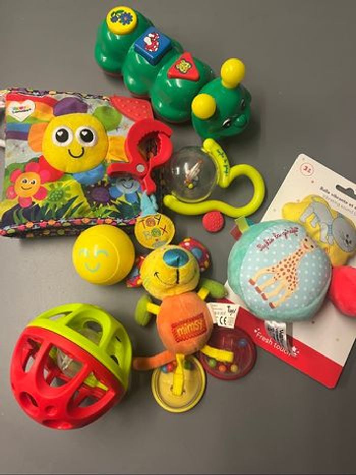 Lot de 7 jouets d’éveil