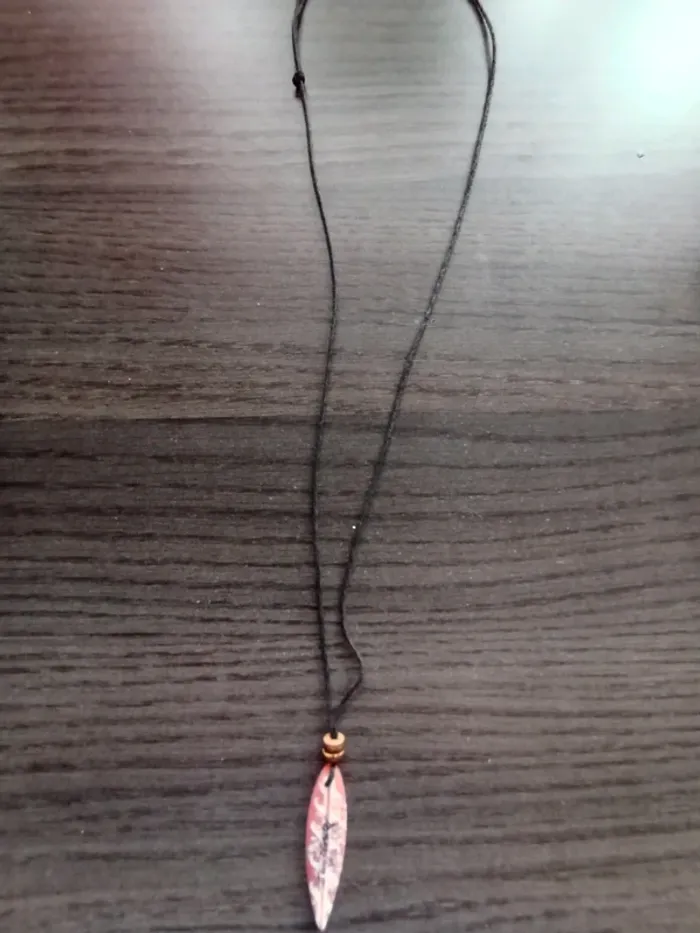 Collier planche de surf rose