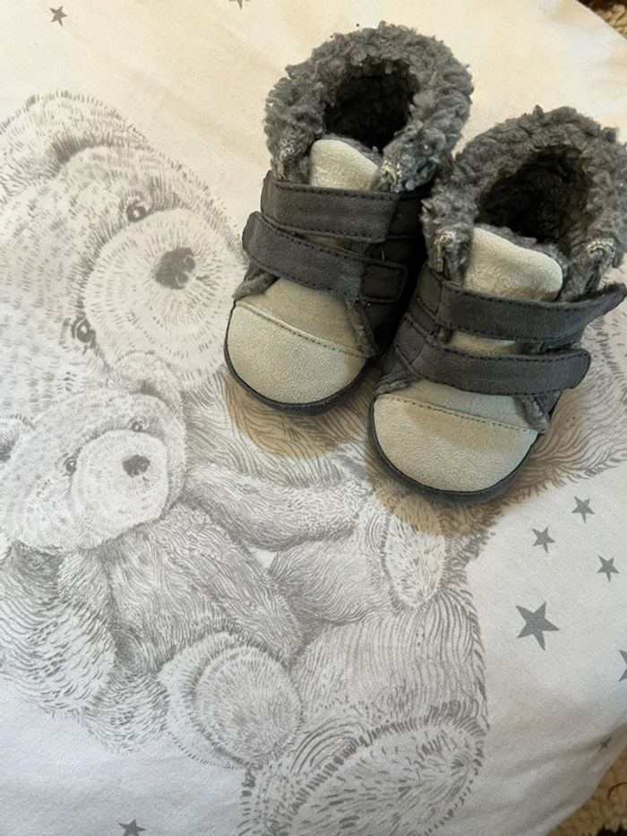 Très beau chaussons bébé