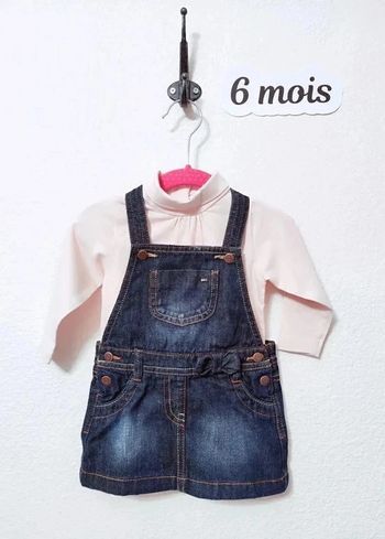 Ensemble bébé fille taille 6 mois, comme neuf.