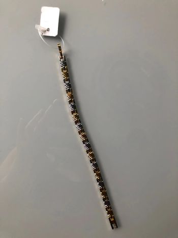 Bracelet fantaisie 🌺 neuf avec étiquette