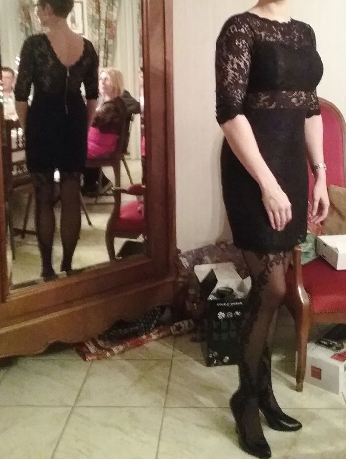 Robe noire en dentelle - photo numéro 5