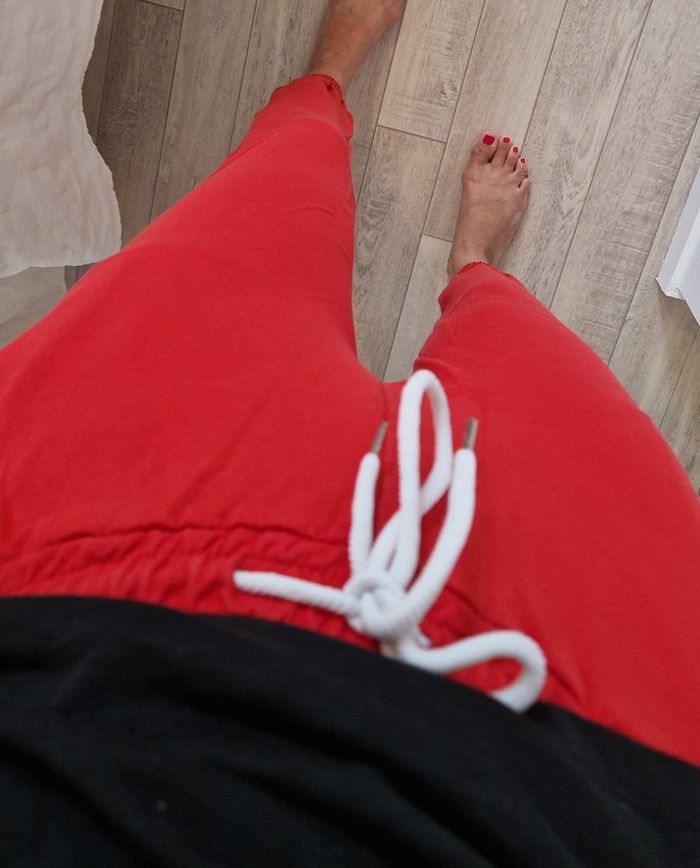 Jogging rouge - photo numéro 2