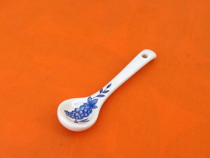 Saucière avec sa cuillère Porcelaine blanche, décor corbeille de fruits - photo numéro 4