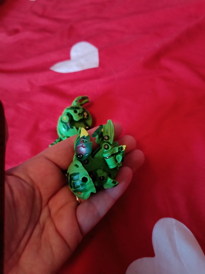 Deux bakugan - photo numéro 5