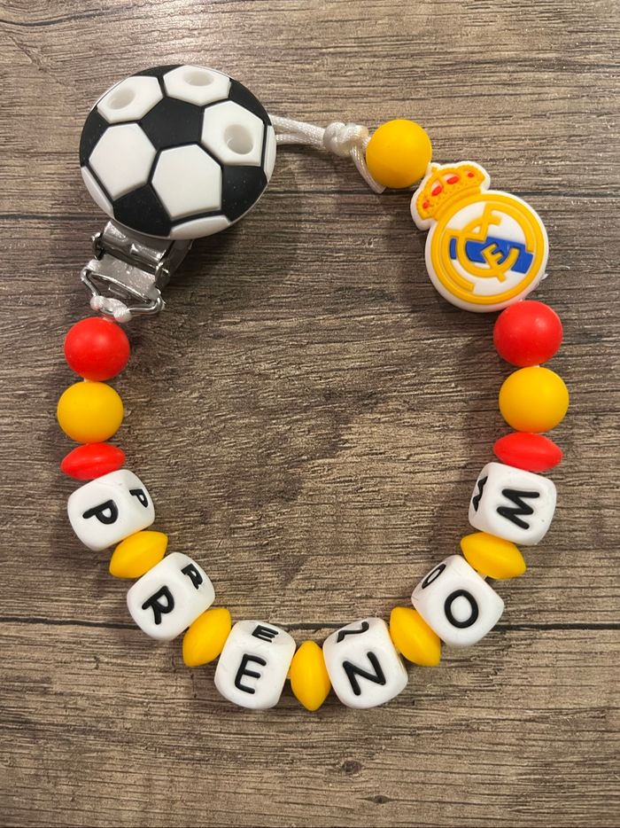 Attache tétine personnalisée Football club Real Madrid - photo numéro 3