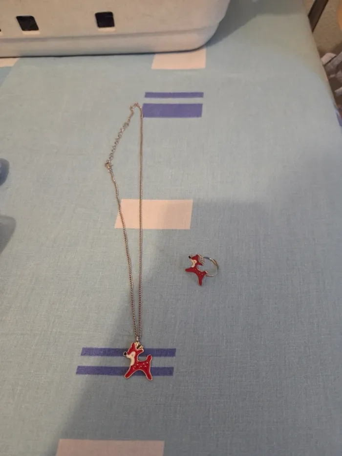 Lot collier et bague enfant