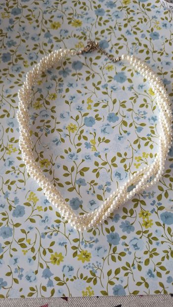 Collier en perles torsadés