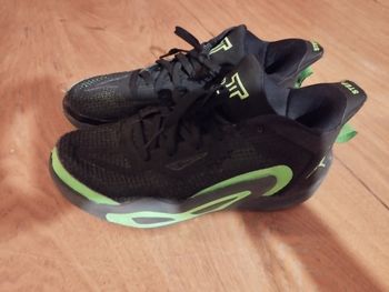 Jayson tattum taille 37,5 