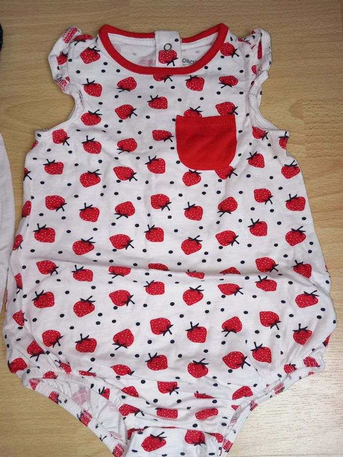 Robe fraises🍓 avec ses 2 bodies 18 mois Excellent état - photo numéro 6