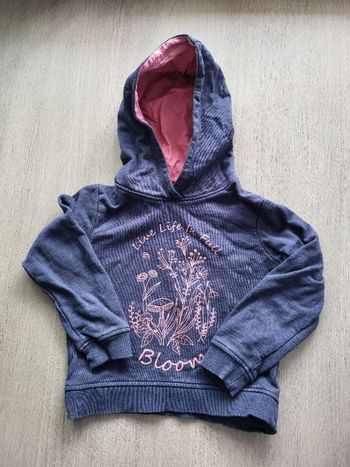 Joli sweat à capuche