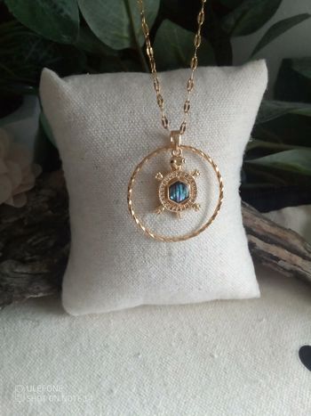 Collier tortue cercle et coquille d'ormeaux