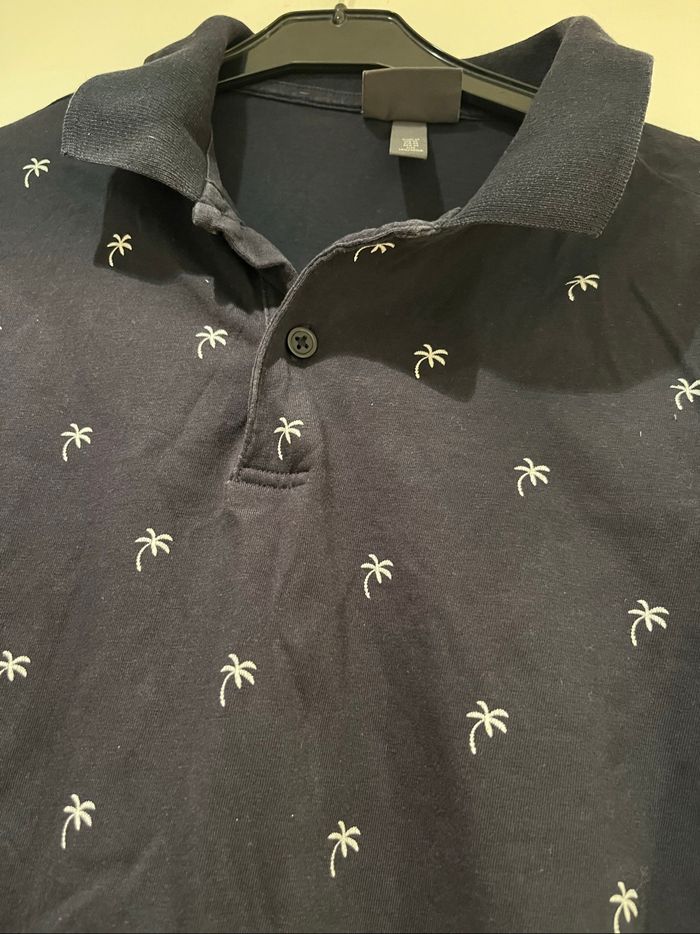 Polo H&M noir palmiers blancs - photo numéro 2