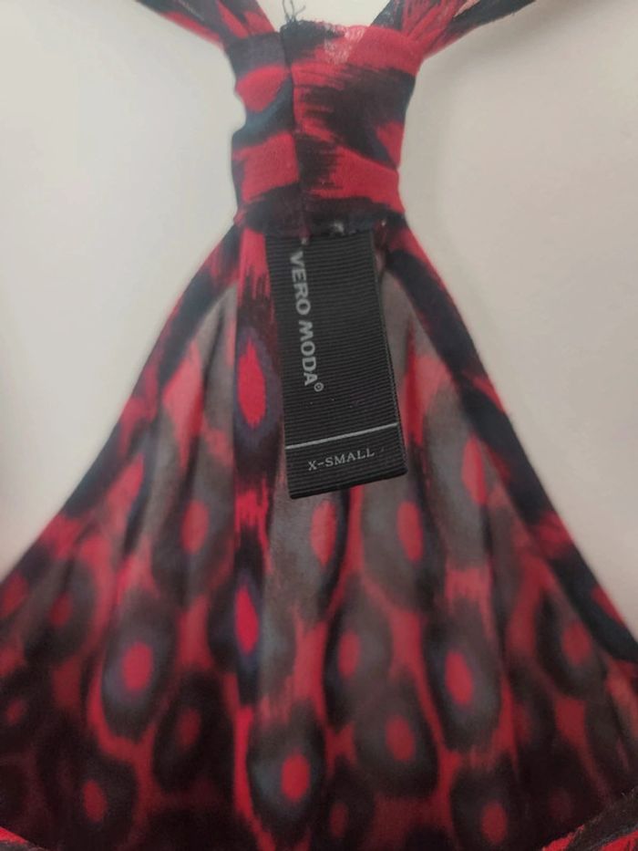 Top débardeur à volants et motifs rouge noir Véro Moda XS dos croisé - photo numéro 2