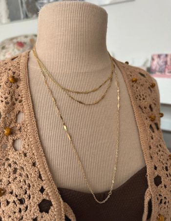 Collier sautoir a plusieurs rangs en laiton couleur or