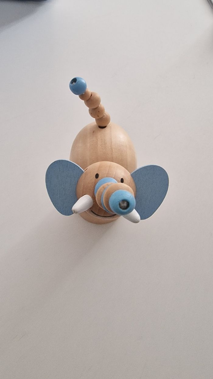 Éléphant en bois - photo numéro 2
