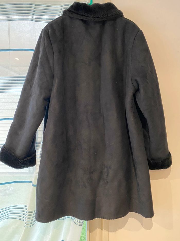 Manteau long fausse fourrure - photo numéro 4