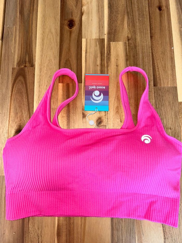 Brassière de sport taille L oceans apart neuve