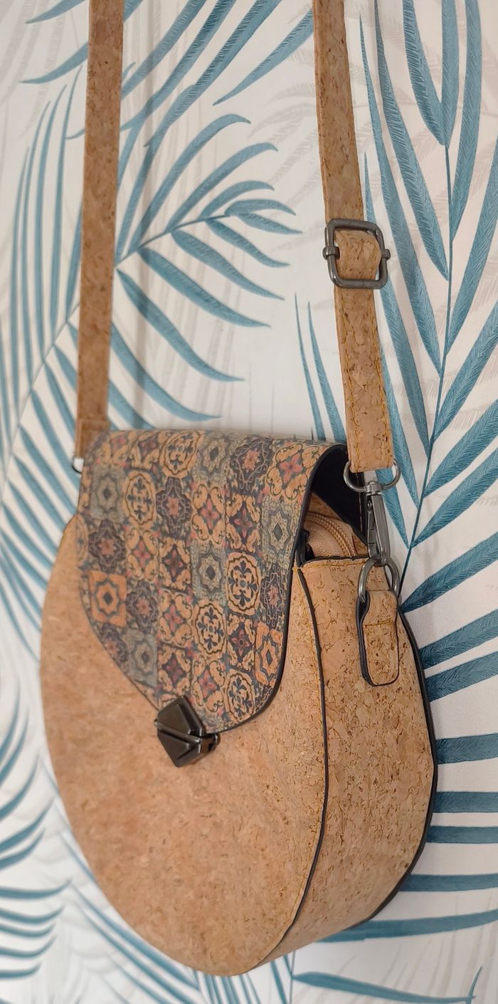 🌺 Sac a main rond bandoulière en liège - Neuf 🌺 - photo numéro 4