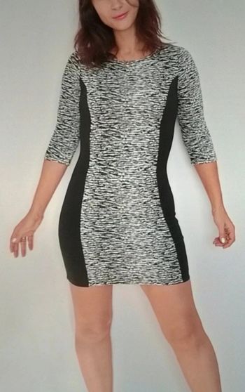 Robe d hiver pull moulante zébrée taille 38