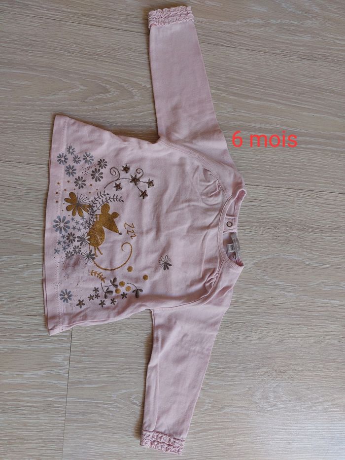 T-shirt manche longue rose en bon état de marque "Grain de blé". Possibilité de faire des lots