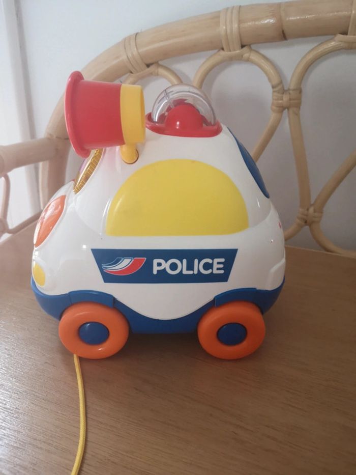 Voiture de police sonore et sensorielle - photo numéro 2